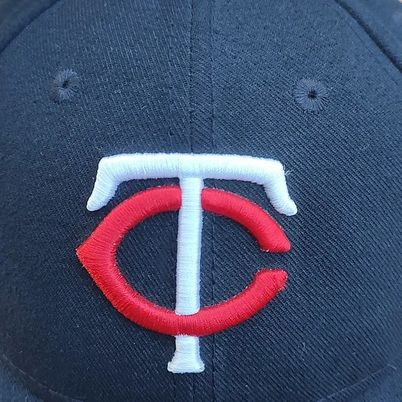 New Era MLB Minnesota Twins Authentic 100% Polyester Strap-on Hat Cap